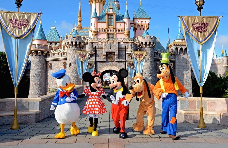Калифорниядағы Disneyland ашылуын кейінге шегерді