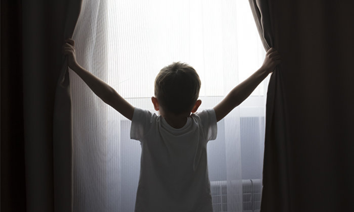 Жітіқарада 5-қабаттан құлаған бала аман қалды