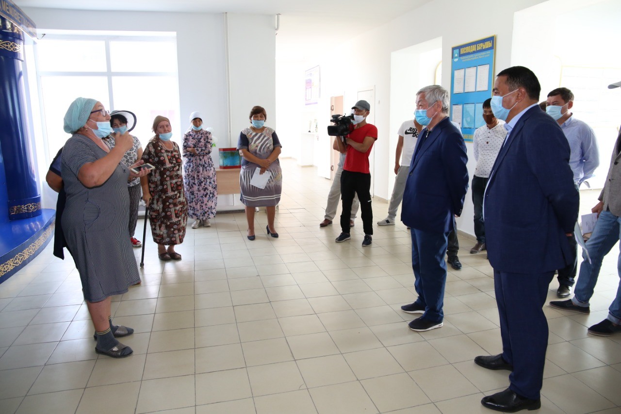 Ауыл әкіміне тағылған айып қандай?