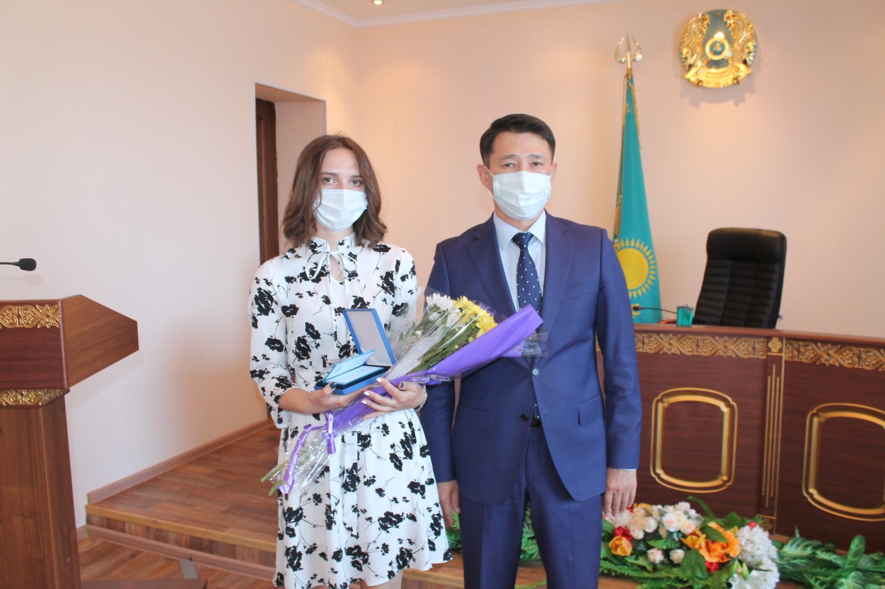 Құлпытасқа қашалған орден