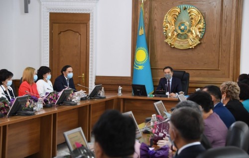 Жүзден астам жас мұғалім "Алматы жастары 3.0" бағдарламасы бойынша үй алды