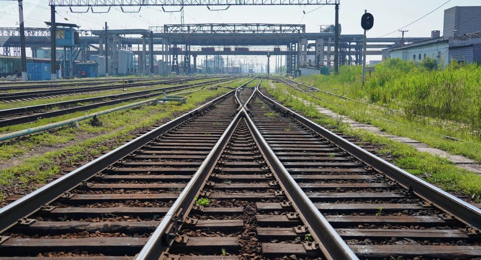 Трусики жоқ семіз ханымдар, қырынған письки көрмеде Жас анальный семіз