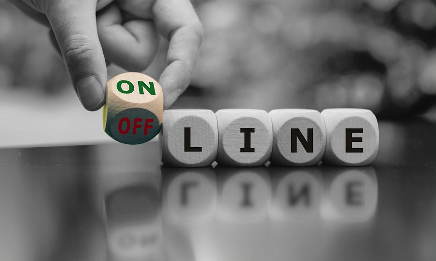 Онлайн vs офлайн оқу жүйелерінің қайсысы озық?