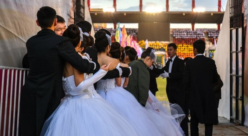 Көрші эротиканы қараңыз