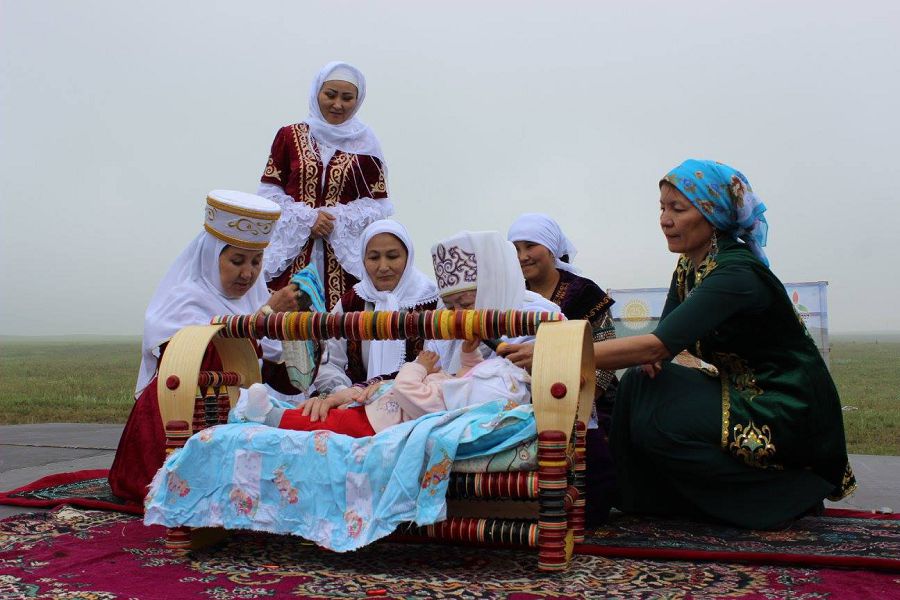 Кіндік шеше һәм кісі мінезі