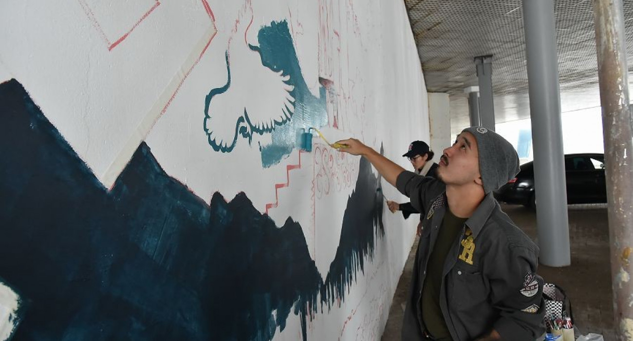 Анальды клизма порно Неліктен поцелу секске қарағанда маңызды?