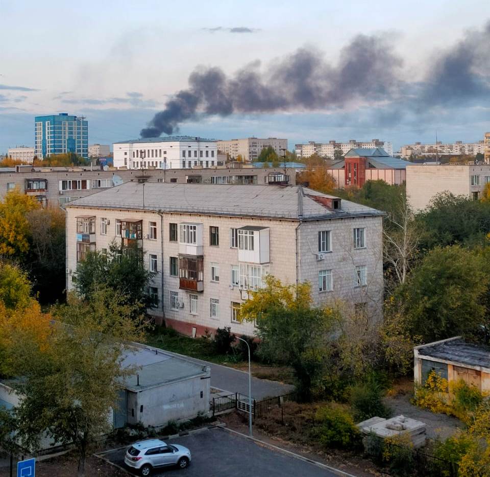 Павлодарда өндіріс аумағында қоқыс өртенді