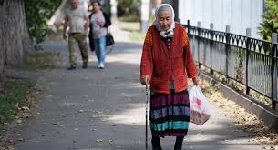 Қарттарға қамқорлық қажет