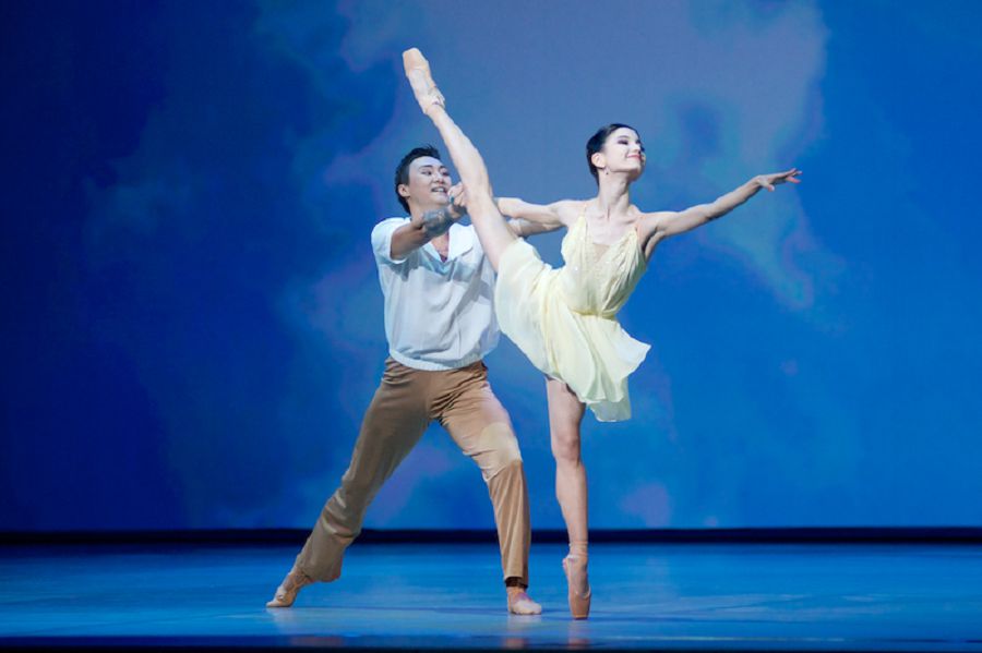 Сахнаның сәні кірді