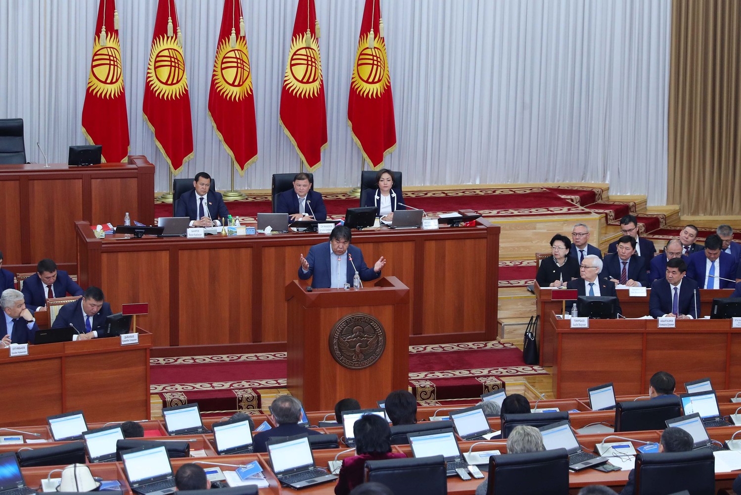 Сенаторлар Жогорку Кенеш депутаттарын сайлауды байқауға қатысады