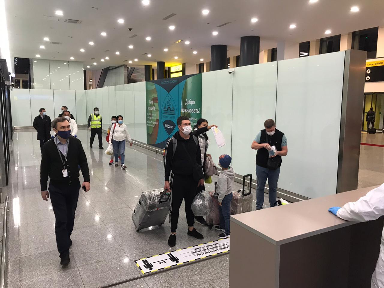 Нұр-Сұлтанға ұшып келген тағы 123 жолаушы стационарға жатқызылды