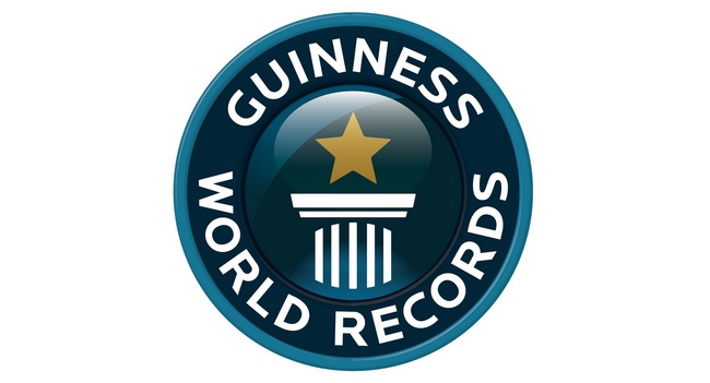 Әлемдегі ең ұзын аяғы бар қыз Гиннестің рекордтар кітабына енді