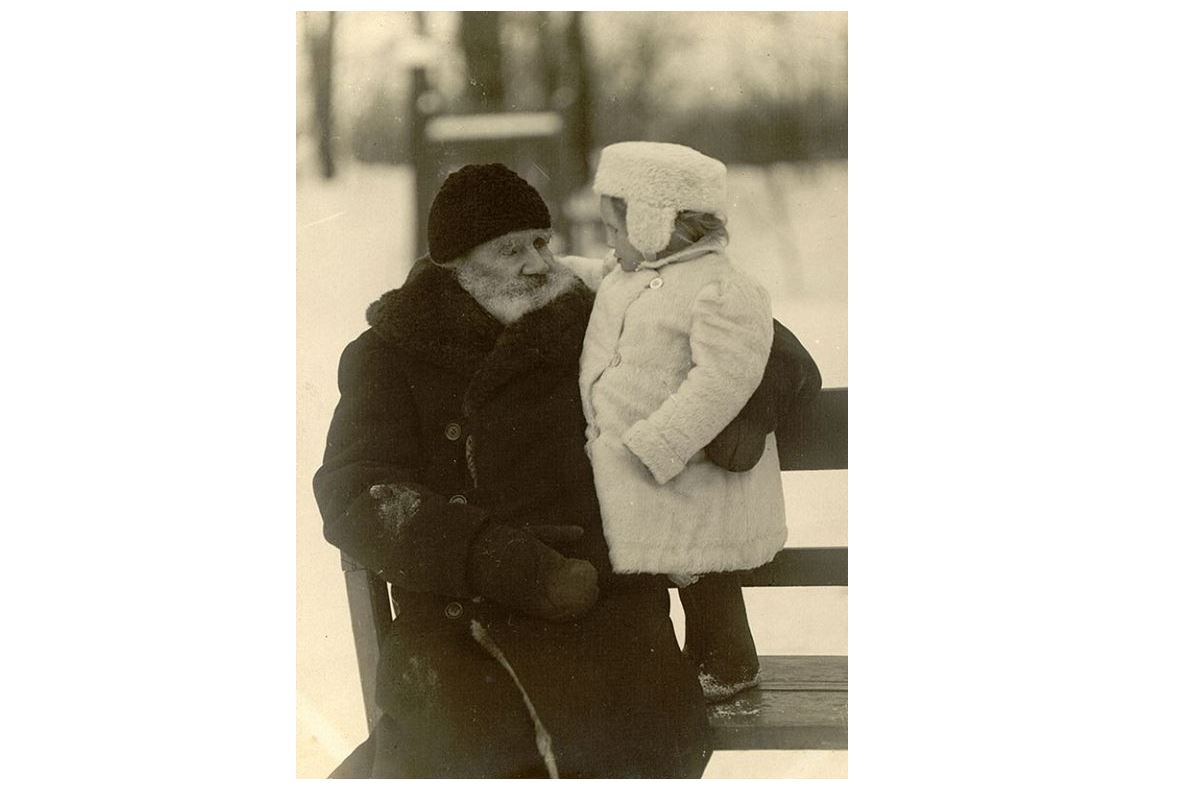 Толстой «менсінбеген» Нобель (Бүгін – Лев Толстой Нобель сыйлығынан бас тартқан күн)