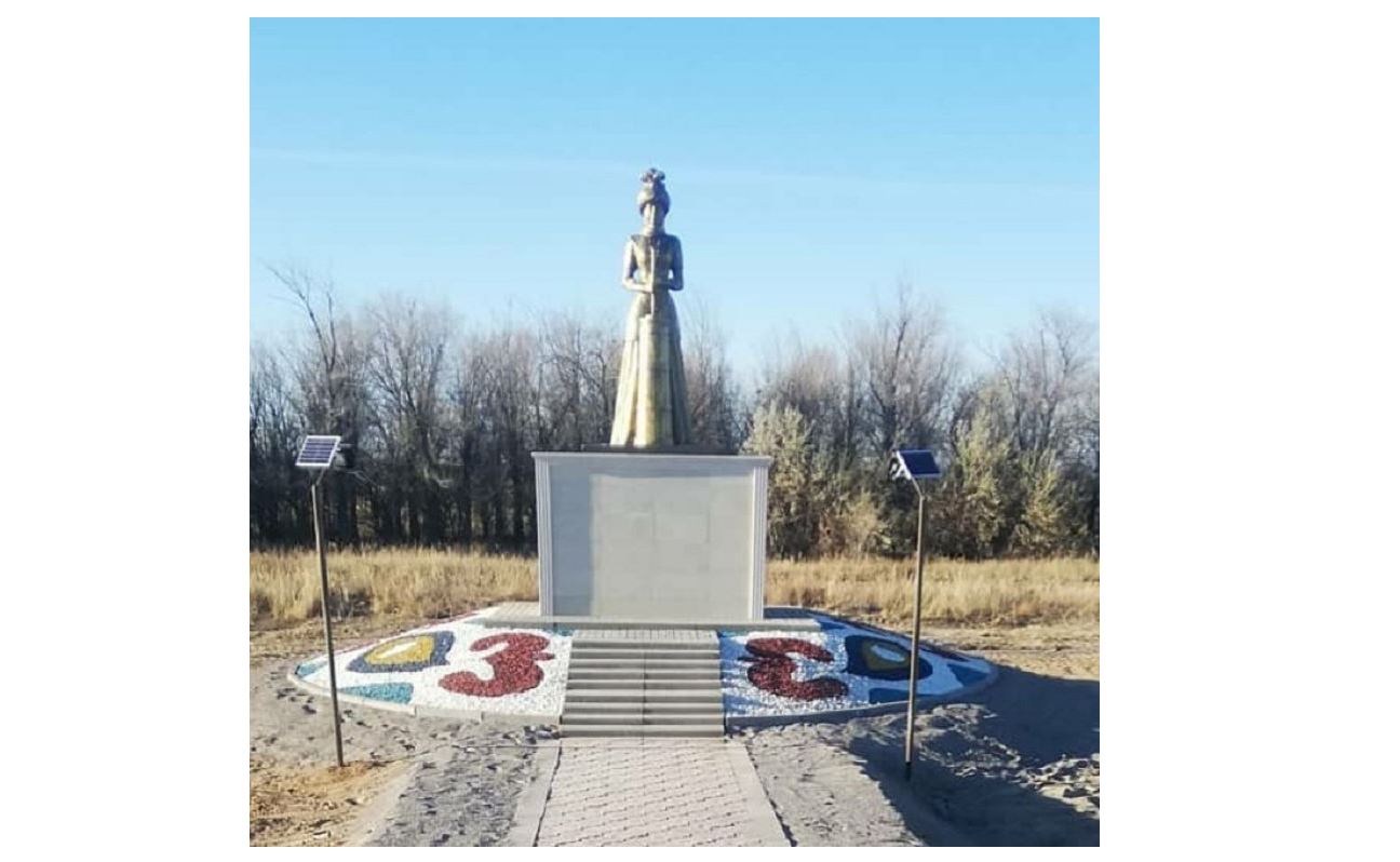 «Мың күбі» мүсіні