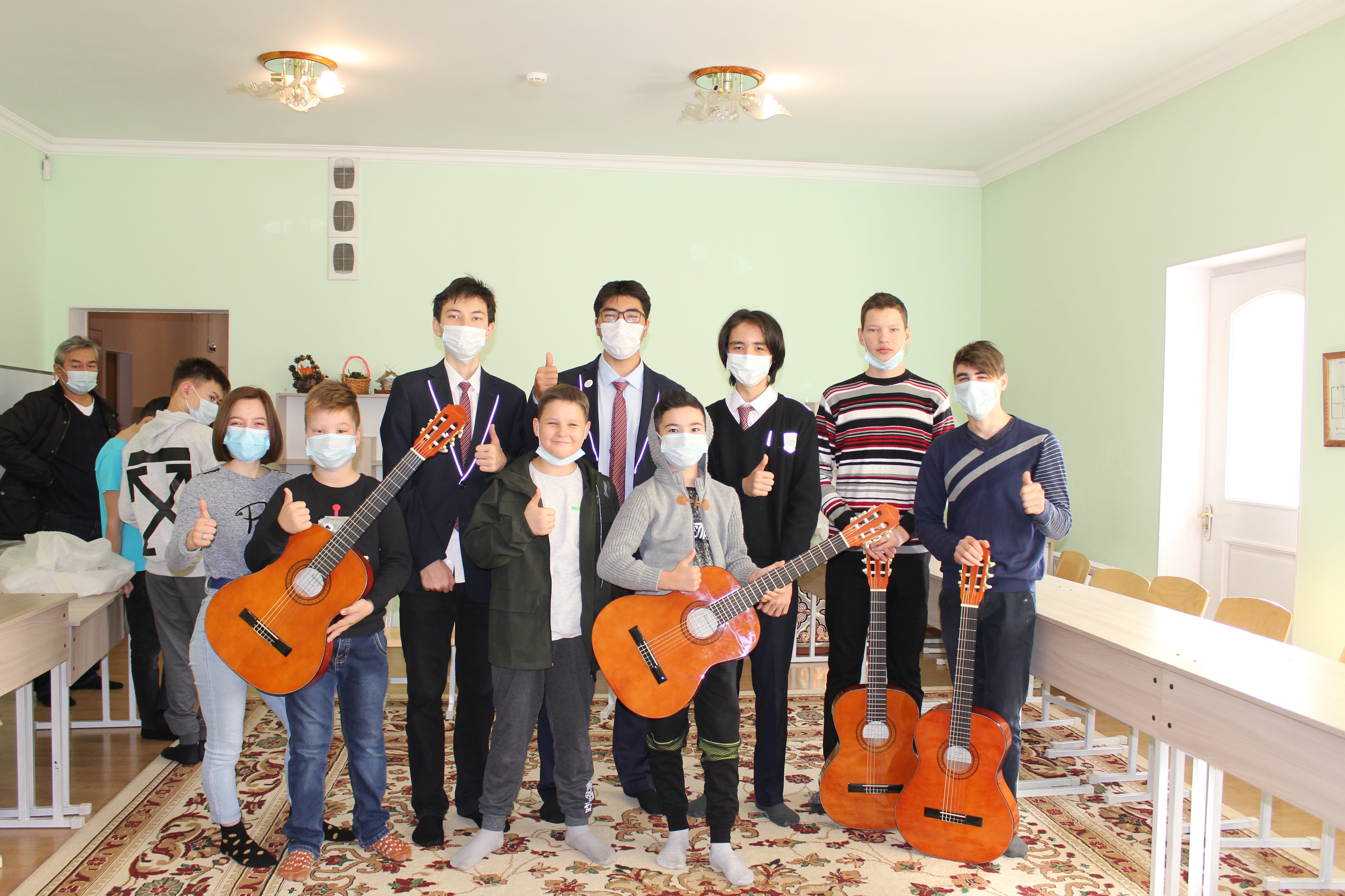 Жәңгірдің он бір досы⠀