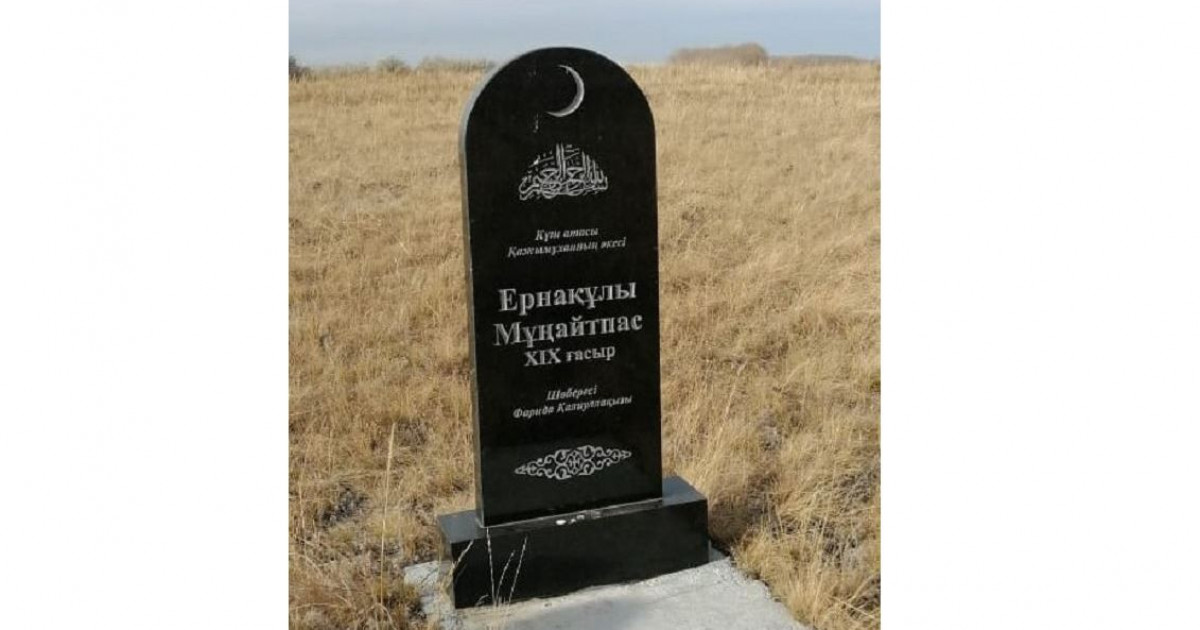 Қара және қыз порно Гимнасттар өздерінің суреттерін жалайды