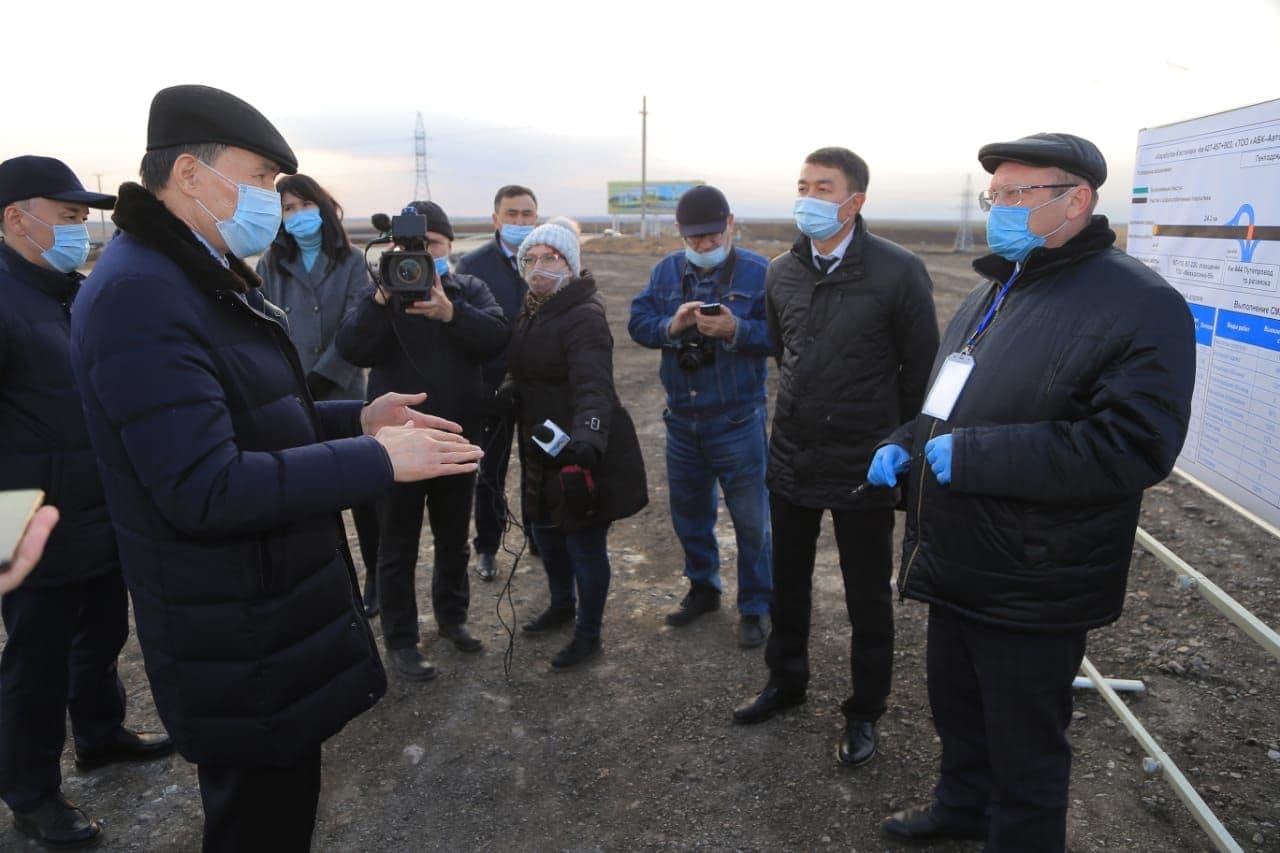 Алик Шпекбаев Қостанай облысында жол жөндеу сапасын тексерді