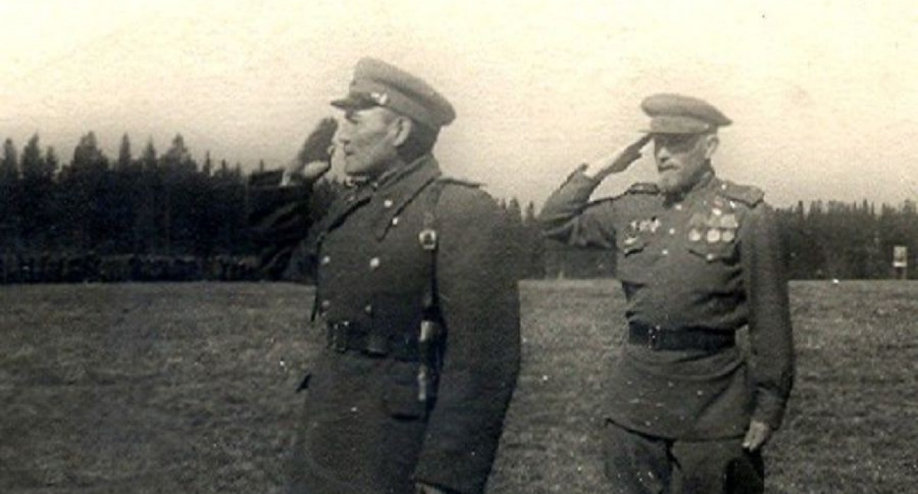 Әскер бірін-бірі сорып жатыр