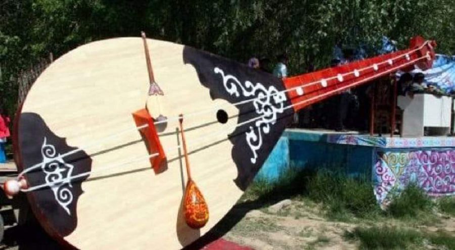 Әлемдегі ең үлкен домбыра Гиннес рекордтары тізіміне неге бірден енбей қалды?