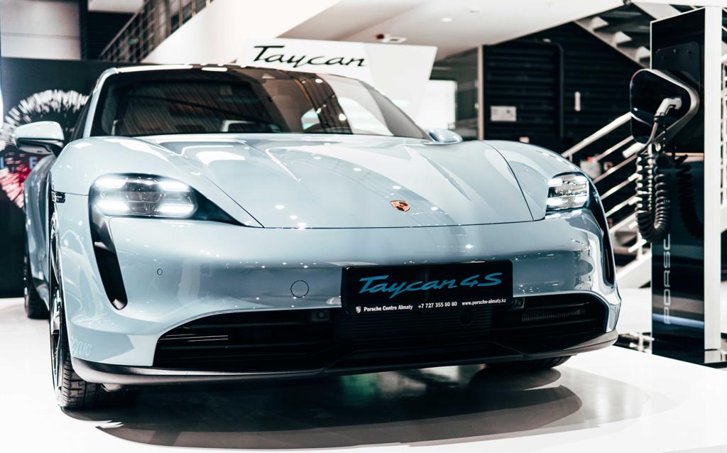 Porsche электр спорткары Қазақстанға келді