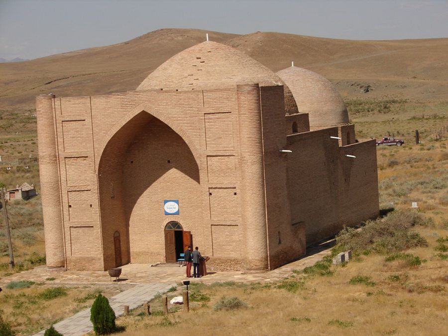 «Ясауи ізімен» экспедициясы Созақ өңіріне сапарлап, қасиетті нысандарды аралады