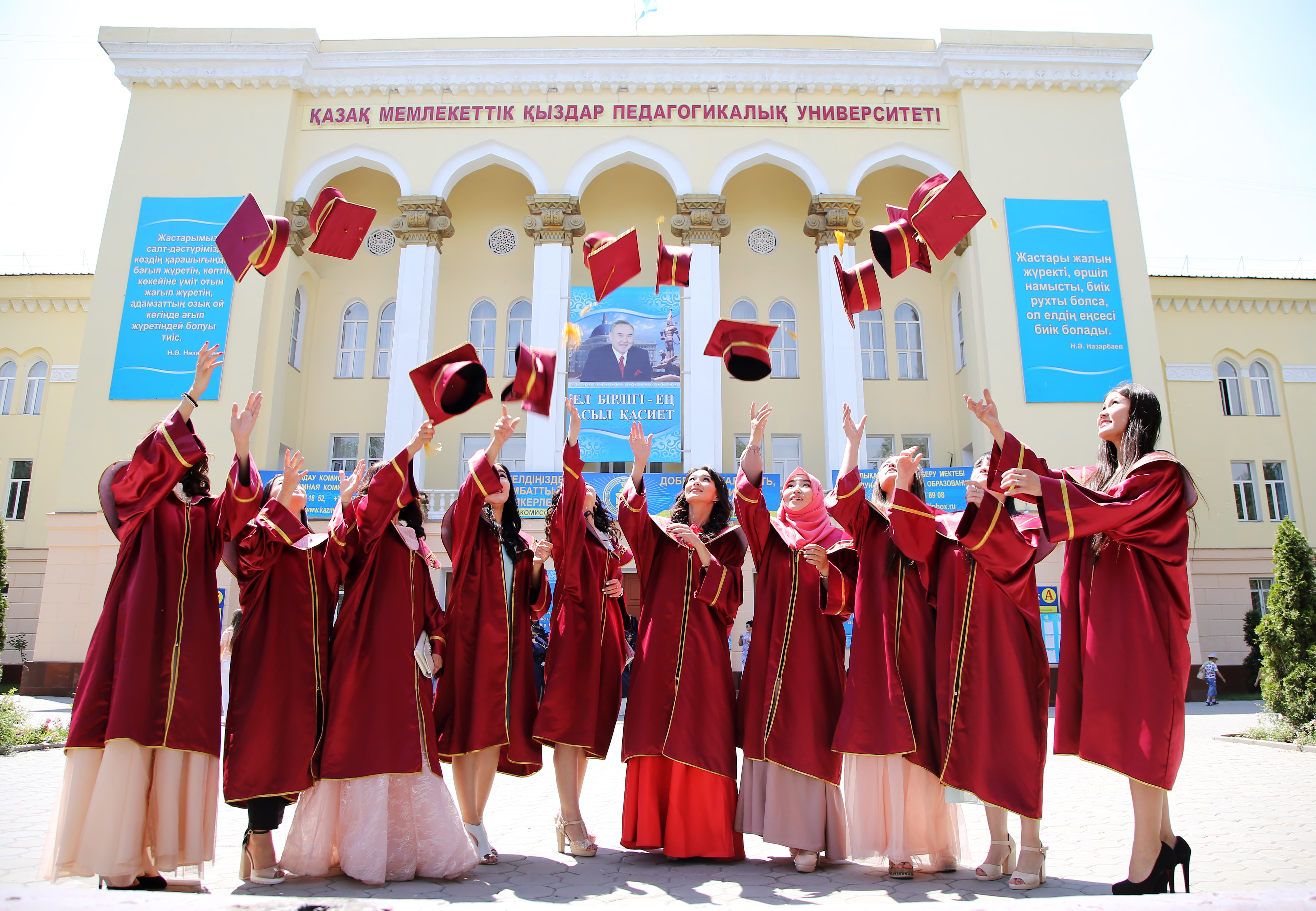 Қыздар университетінің студенті "Қайырымды қоғам" байқауында жеңді