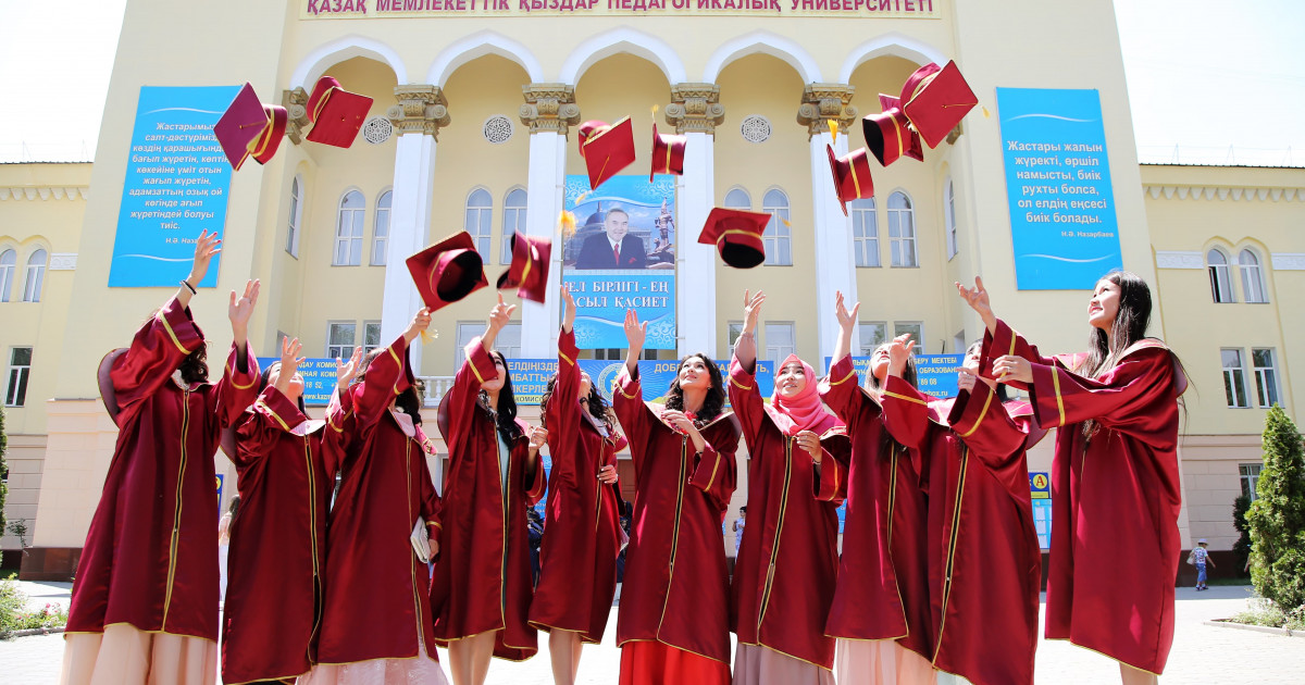 Қырымдағы жалаңаш студенттердің суреттері Қырымдағы жалаңаш студенттердің суреттері
