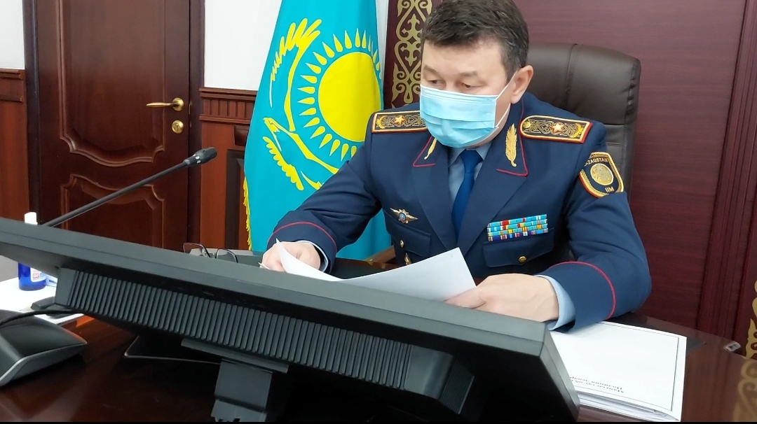 Маңғыстаудың бас полицейі тұрғындармен онлайн жүздесті