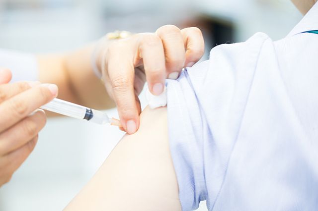 Вакцина алмаған балалар сирек ауырады - фейк