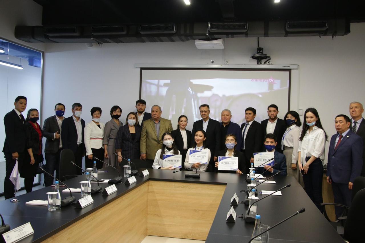 Атырауда Нұрлан Балғымбаев атындағы стипендия берілді