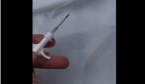 Қазақстанда коронавирус вакцинасынан чип табылды деген ақпарат - фейк