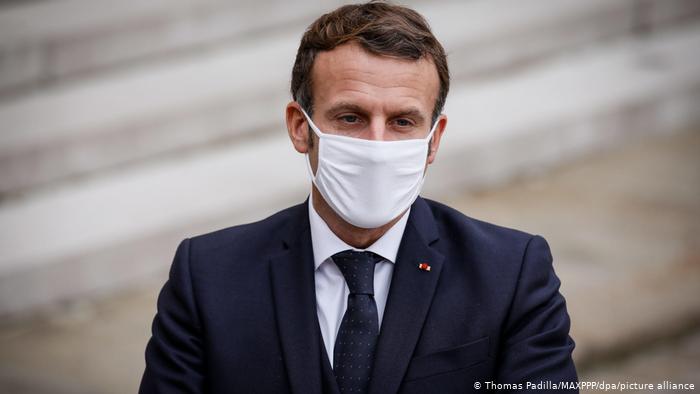 Франция президенті коронавирус жұқтырды