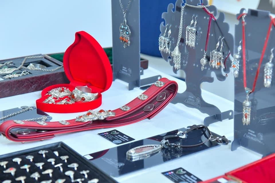 Шымкентте «Ұлттық қолөнер – ұлы қазына» шеберлер көрмесі өтуде