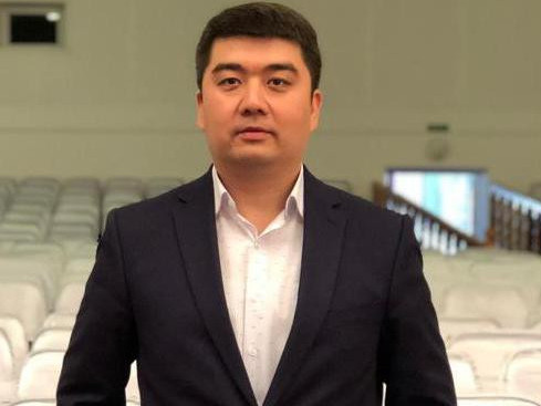 Жастарға жол бергені қуантады