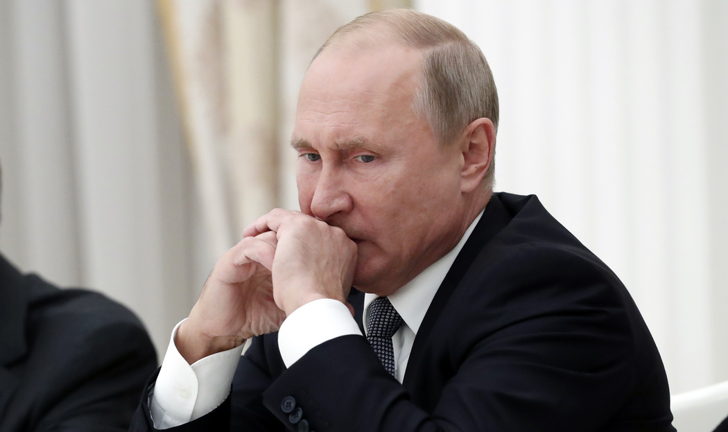 Путин ресейліктерге жаппай вакцина егуді бұйырды