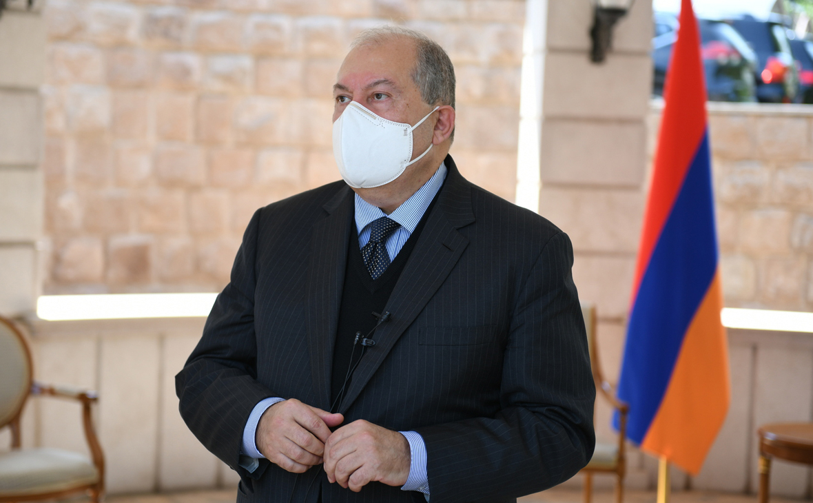 Армения президенті коронавирус жұқтырып, ауруханаға түсті