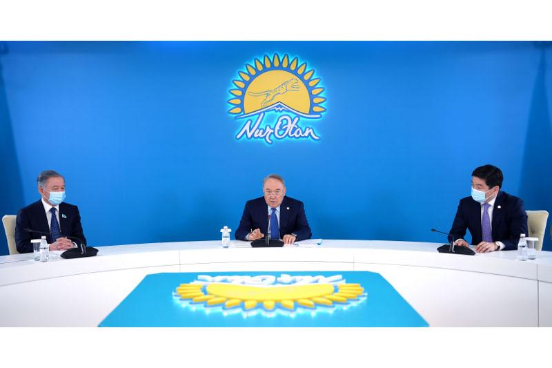 Нұрсұлтан Назарбаев «Nur Otan» партиясының Мәжілістегі фракциясының отырысына қатысты
