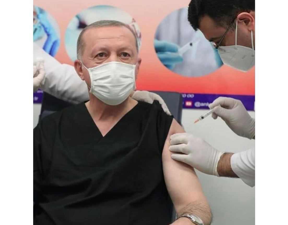 Түркия президенті Режеп Ердоған вакцина салдырды