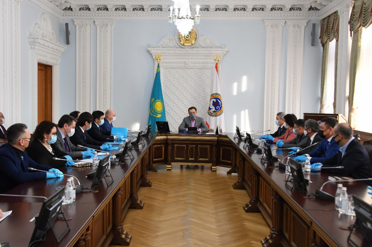 Бақытжан Сағынтаев депутаттармен бірге мегаполистің инфрақұрылымдық даму жоспарын талқылады