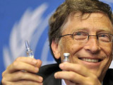 Билл Гейтс коронавирус вакцинасының алғашқы дозасын салдырды