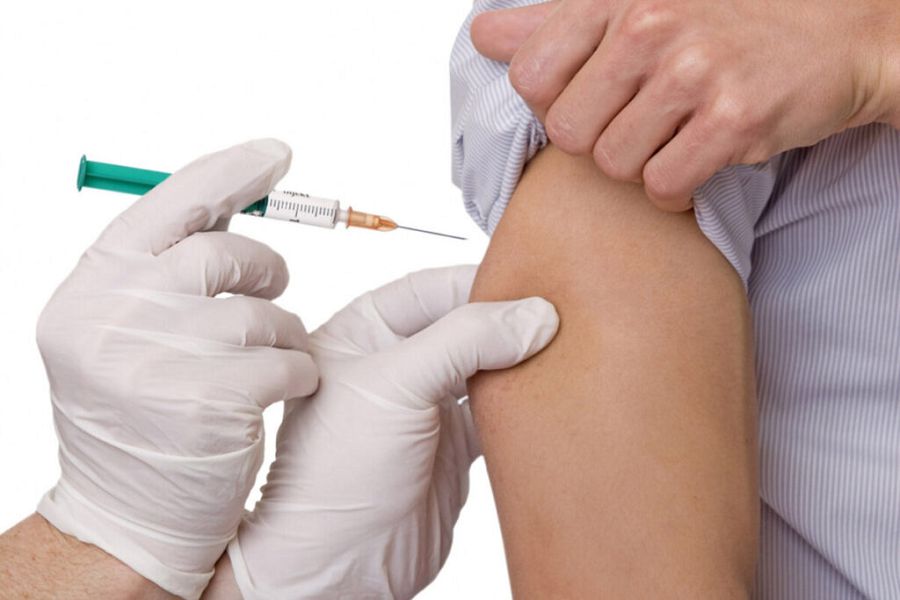 Вакциналау: үміт пен күдік