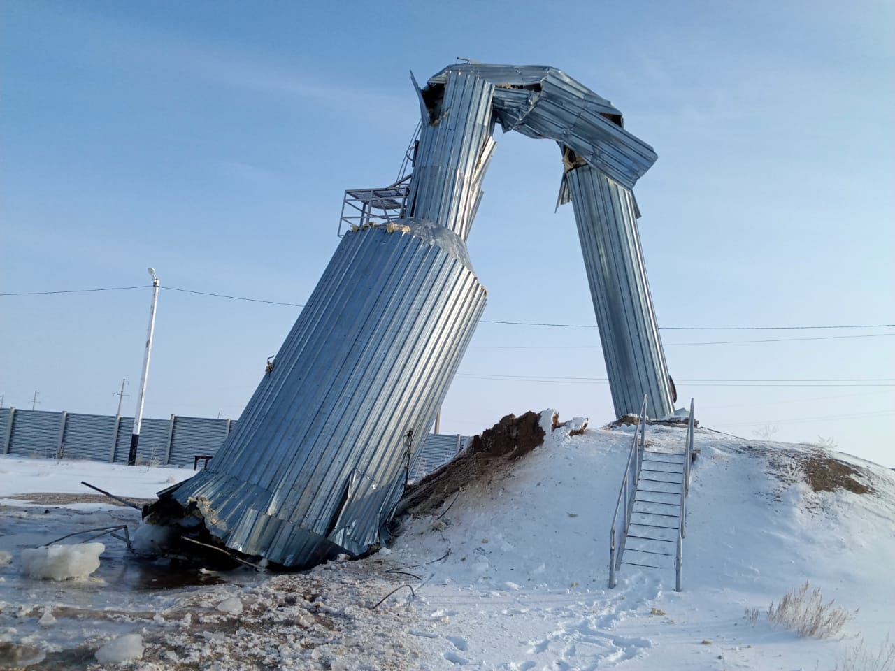 Байғабылда су мұнарасы құлап қалды