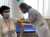 Гүлшара Әбдіқалықова «COVID-19» инфекциясына  қарсы екпе салдырды