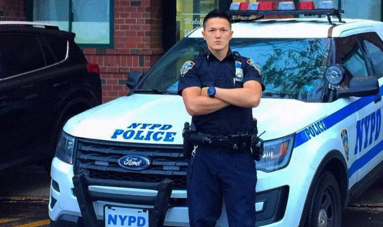 Нью-Йорктегі қазақ полицей бокстан жекпе-жек өткізеді