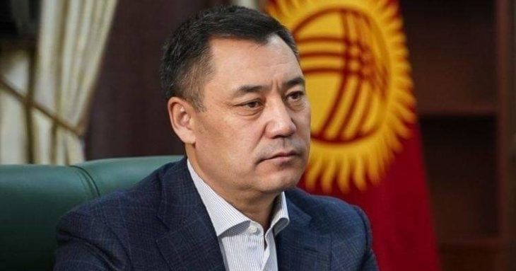 Қырғызстан президенті әкімшілік ғимараттарға портретін ілуден бас тартты