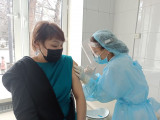 Алматының санитарлық дәрігерлері коронавирус ревакцинациясын жалғастырып жатыр