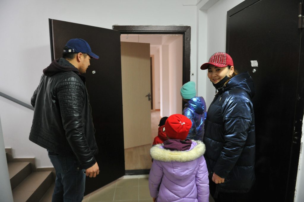 Атырауда 72 отбасыға жаңа пәтер берілді