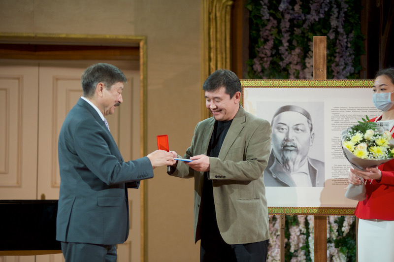 Абаймен рухтанған театр