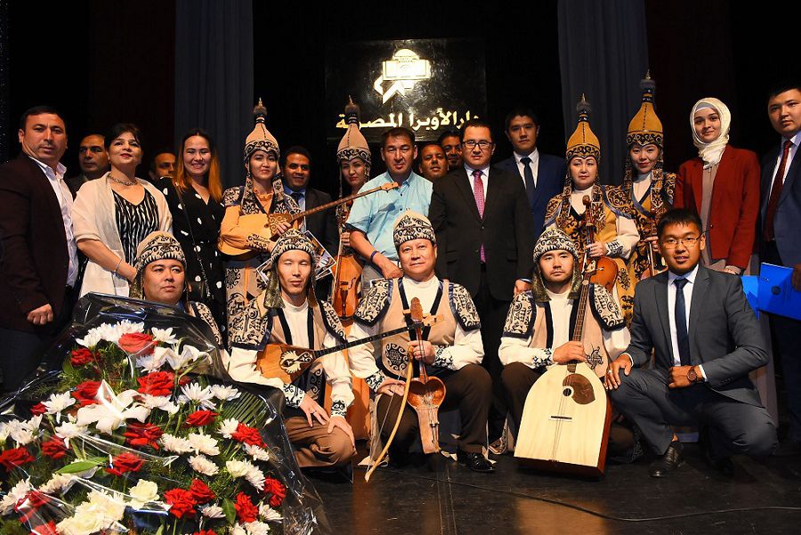 Төл өнерді төрге оздырған Тәуелсіздік