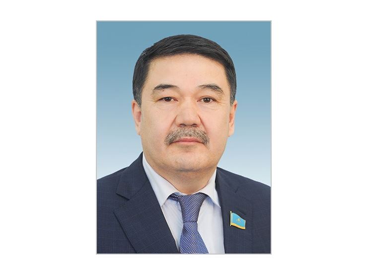 Еліміз жаңа, ал стандарттарымыз ескі...